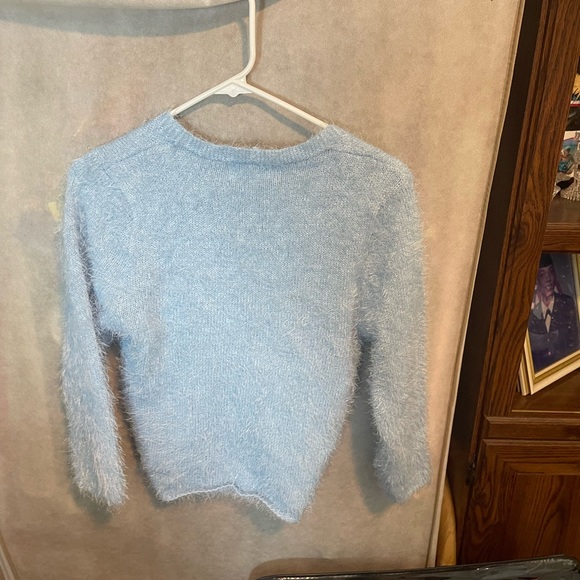 Fuzzy blue cropped sweater - Picture 4 of 4